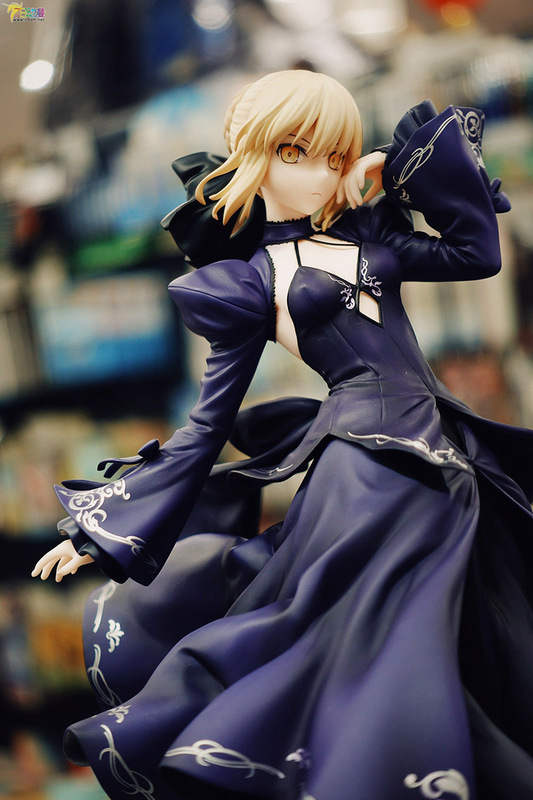 Japanese Version in Stock  Saber Alter Fate Grand Order Black Dress Old King Figure