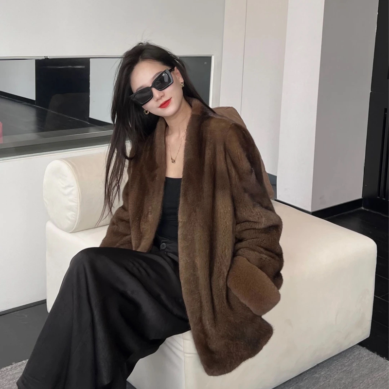 2026 New Imported Velvet Mink Coat for Women, Full Mink Rolled Sleeves, Mid-Length, Young and Fashionable Fur Coat