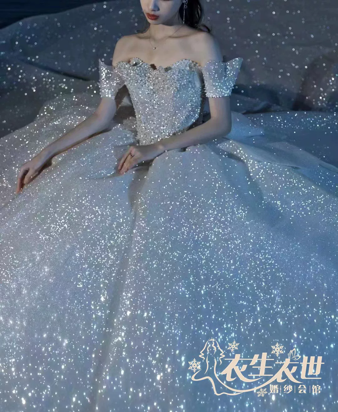Аренда свадебного платья невесты бренда Li Mulan подлинное, тонкое, безрукавное, плечи-обнажённые, приветствование главного свадебного платья, два варианта ношения