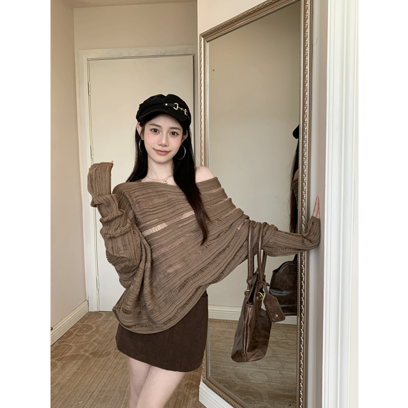 Gentle and Lazy Coffee-Colored Off-Shoulder Knit Sweater for Women, Autumn Irregular Texture Sweater, Loose and Atmospheric Top
