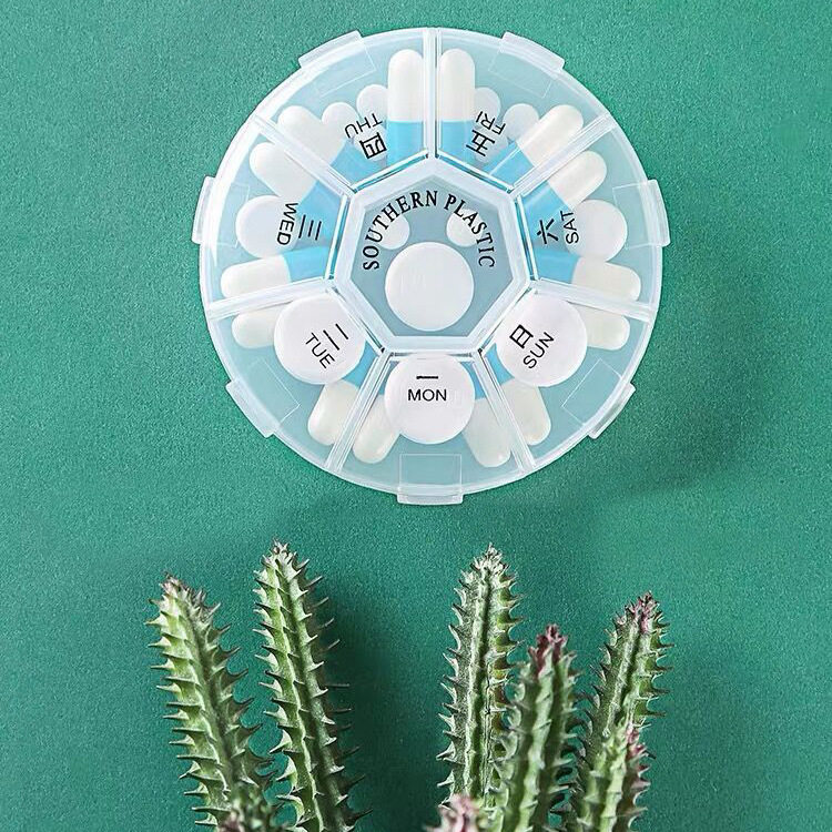 Medicine box 7 days a week convenient split up the week small number of the mini-medicine kit for the morning and evening large capacity old man's medicine box