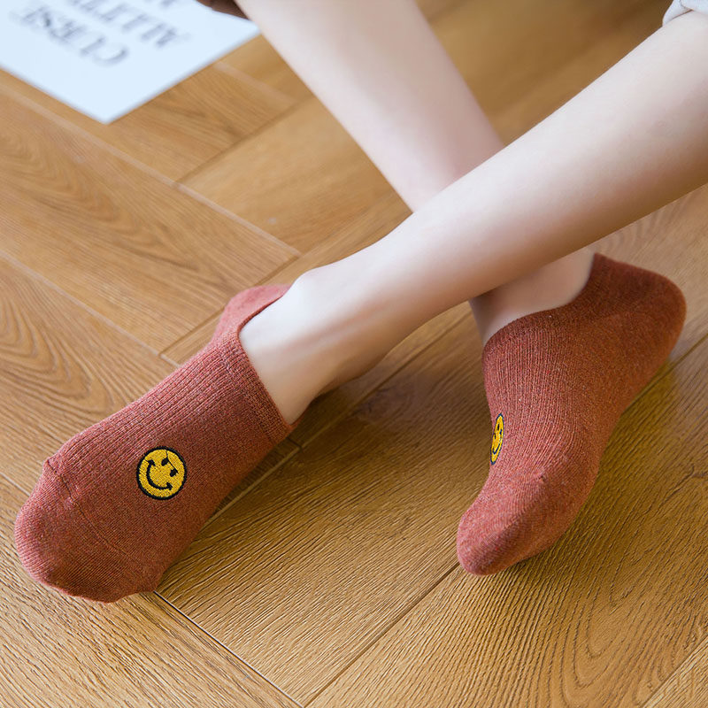 4 pairs of boat socks women's shallow mouth low top pure cotton silicone non-slip and invisible socks Japanese cartoon Korean cute