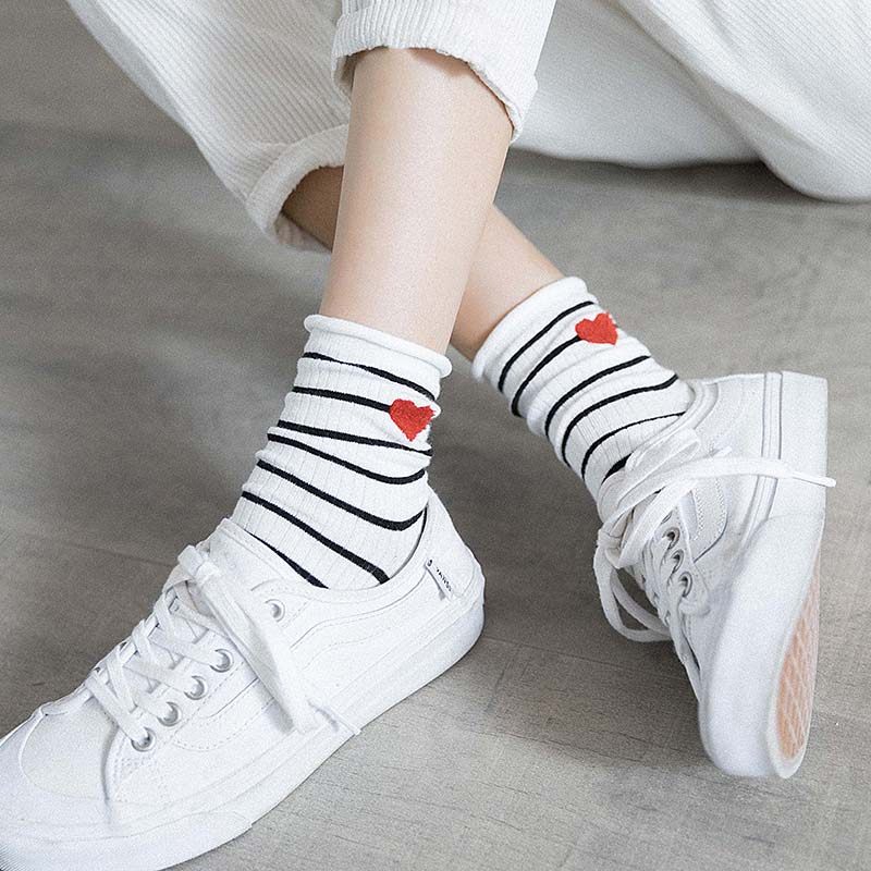 3 pairs of bubble socks women's pure cotton Korean version of the college wind tube socks Japanese striped plush love wild women's socks