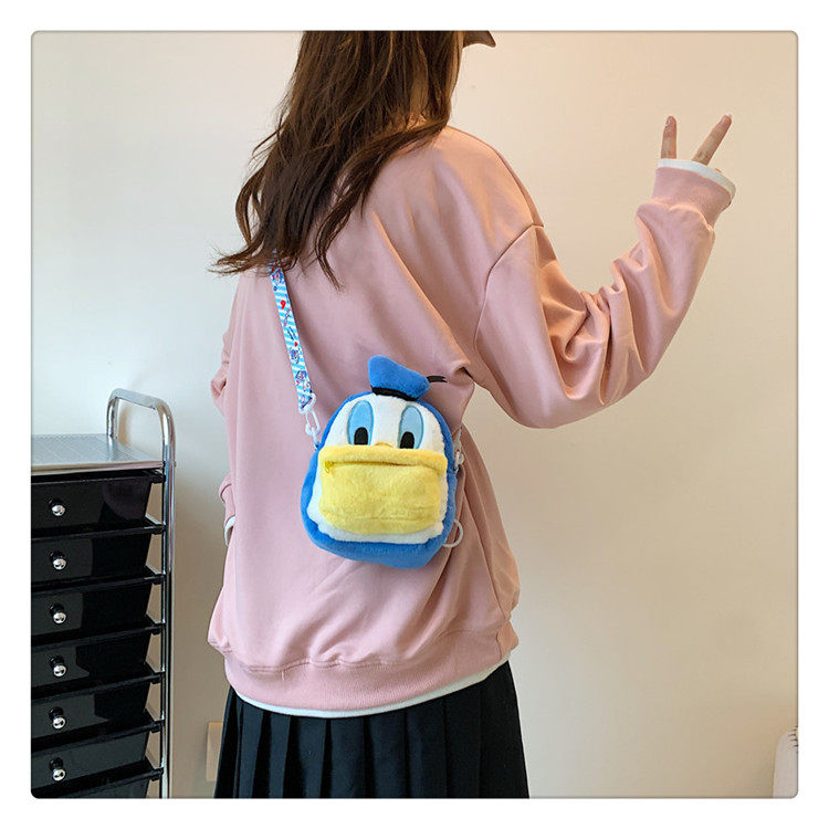 Детская сумка на ремне 两用小熊儿童斜挎包女孩毛绒可爱宝宝包包出游女童零钱单肩手机包