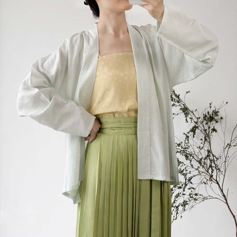 Lanting Zhi Xu【Sky Blue】Song-Style Hanfu Short-Sleeve Shirt for Daily Commuting Wear, Light-Colored Tencel Brocade Lanting Zhi Xu【Sky Blue】Song-Style Hanfu Short-Sleeve Shirt for Daily Commuting Wear, Light-Colored Tencel Brocade