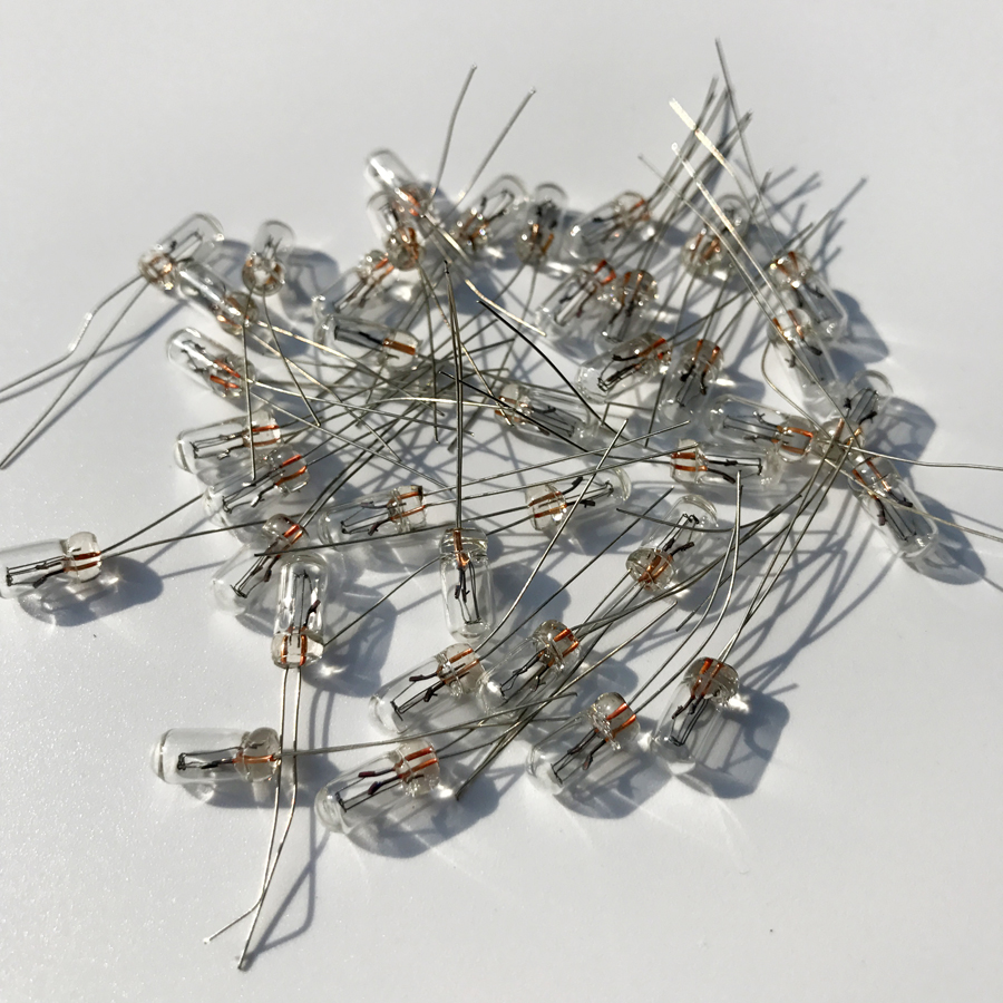 Car 12V with line small light bulb modified indicator light tungsten filament transparent rice bubble meter bulb long foot rice bubble 24V