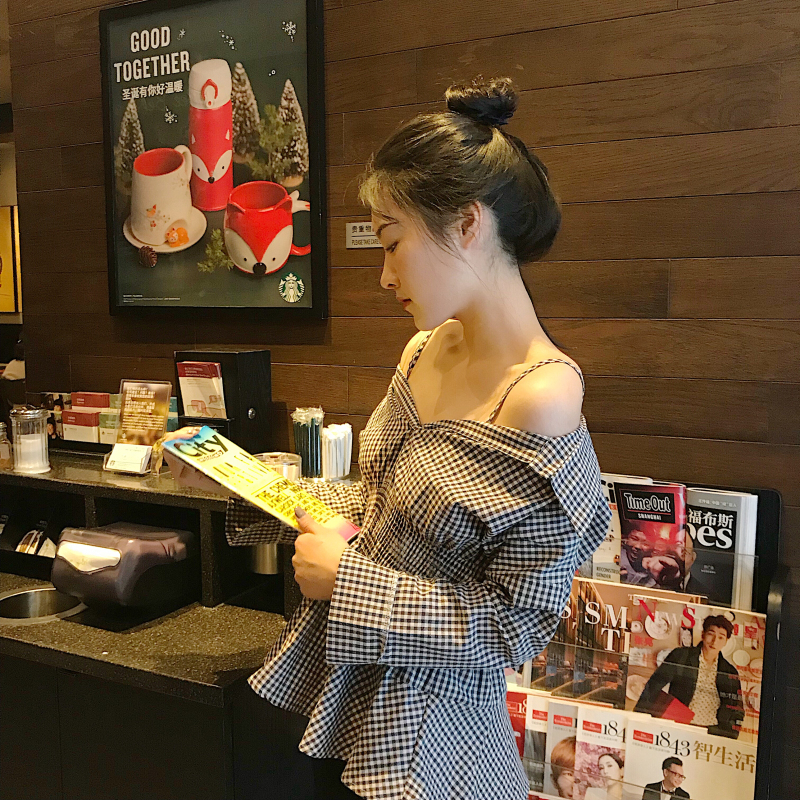 VK旗艦店 韓國復古風一字領露肩收腰長袖上衣