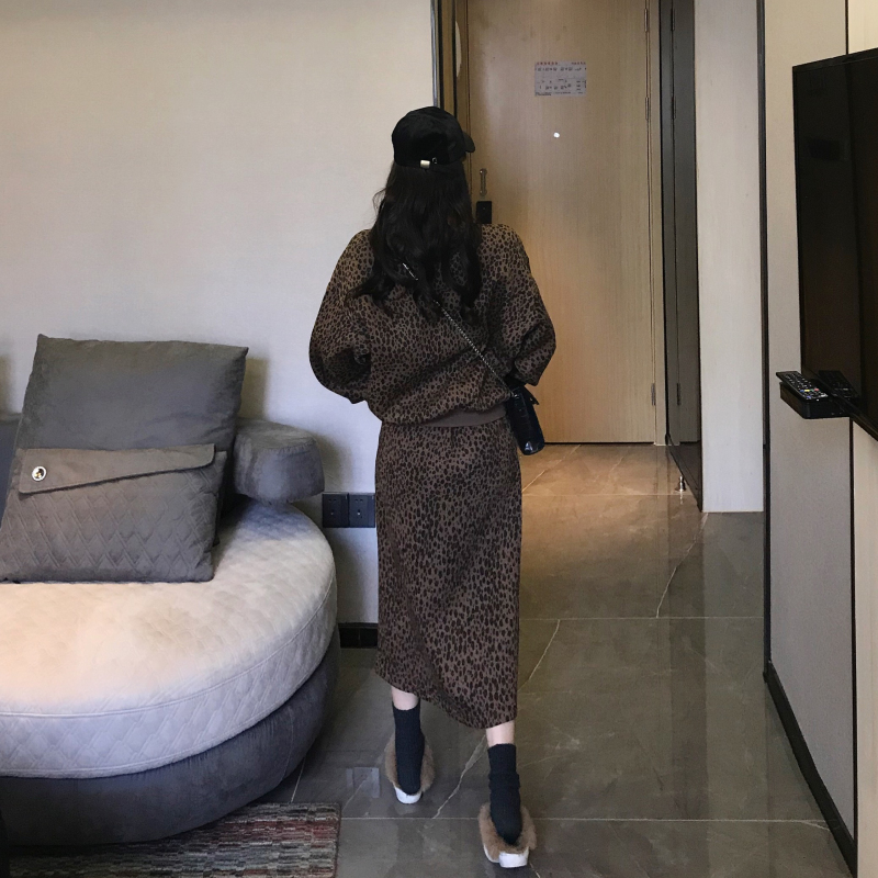 VK旗艦店 韓系時尚復古性感豹紋套裝長袖裙裝