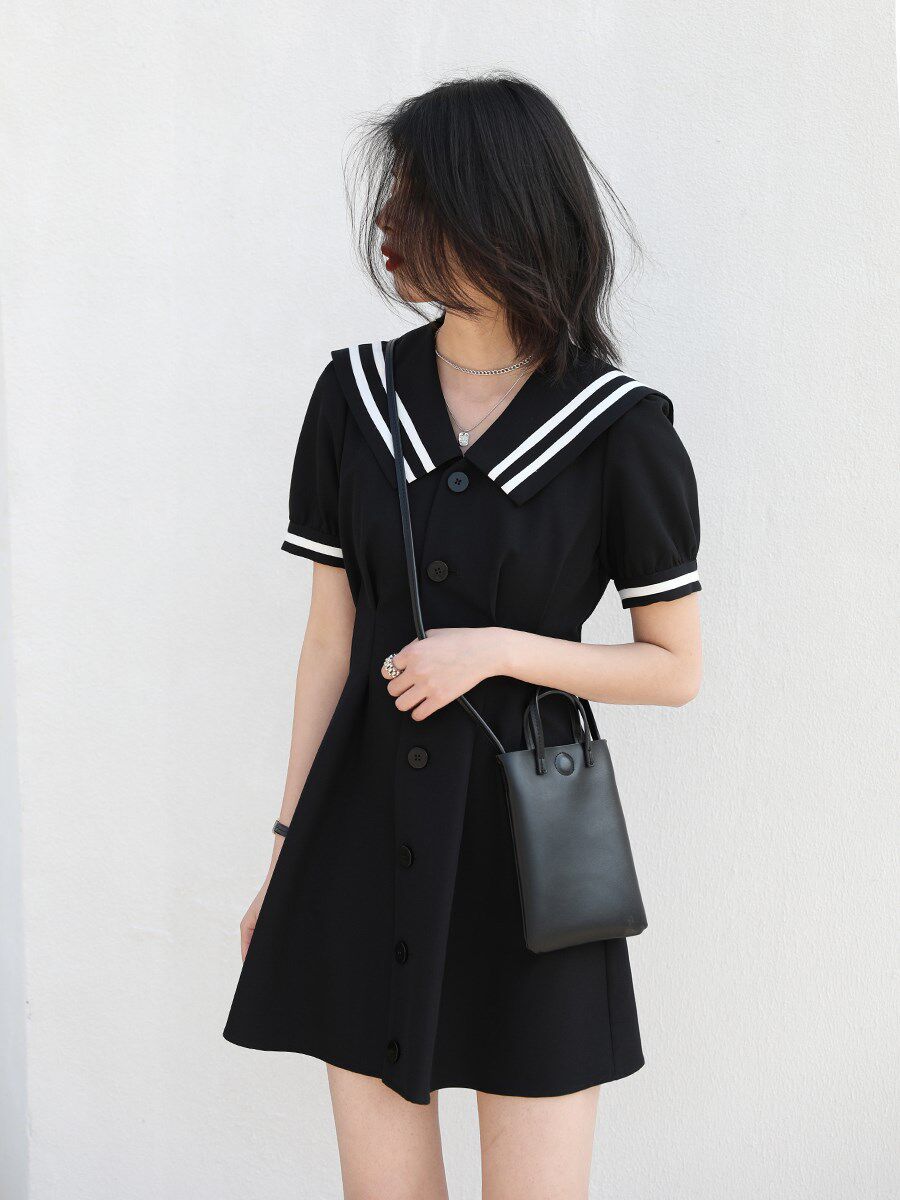 Light Extravagant Retro Academy Wind V pilotage Coloured navy collar dress 2021 Summer new cashew slim fit A word skirt