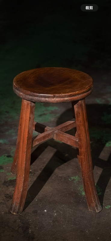 Old Beech Wood Round Stool for Home Living Room, Antique Creative Wooden Low Stool for Adults, Solid Wood Shoe-Changing Stool, Vintage Furniture Old Beech Wood Round Stool for Home Living Room, Antique Creative Wooden Low Stool for Adults, Solid Wood Shoe-Changing Stool, Vintage Furniture