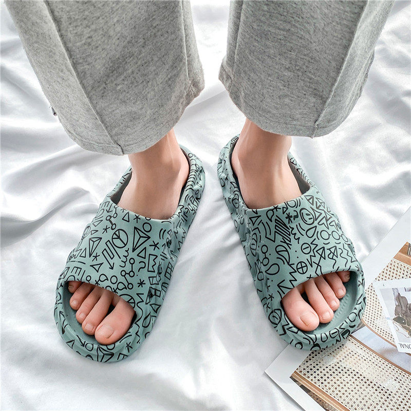 Word for word drag Men 2022 Summer New ins trendy sandals Shoes Tread anti-slip thick bottom outside wearing beach cool slippers