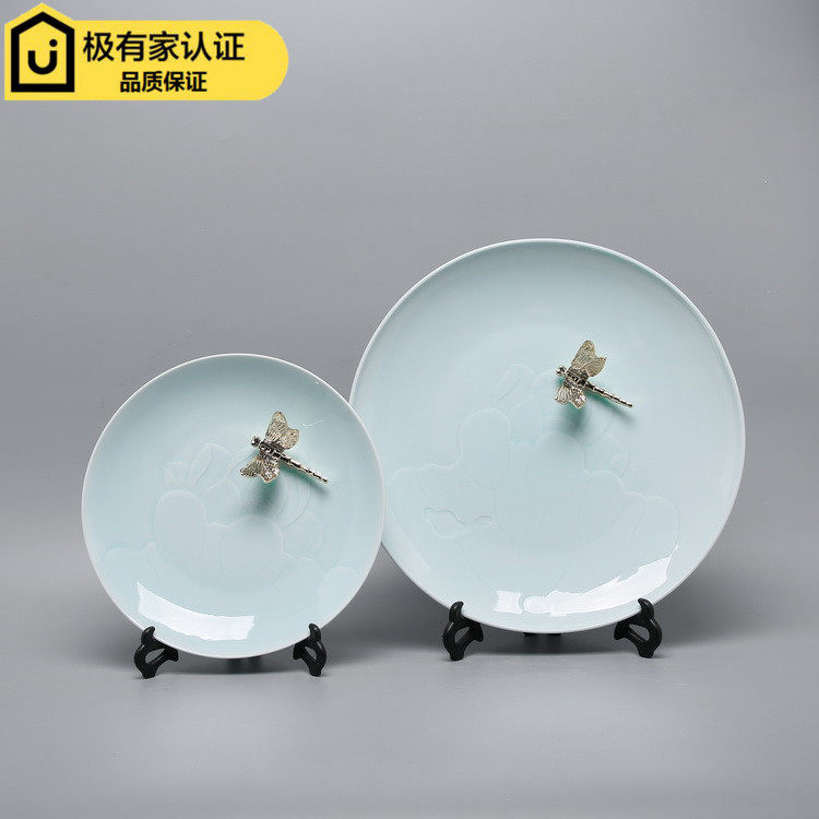 Chinese style modern small American soft-mounted living-room decent board room hotel TV cabinet office high-end ceramic animal pendulum pieces