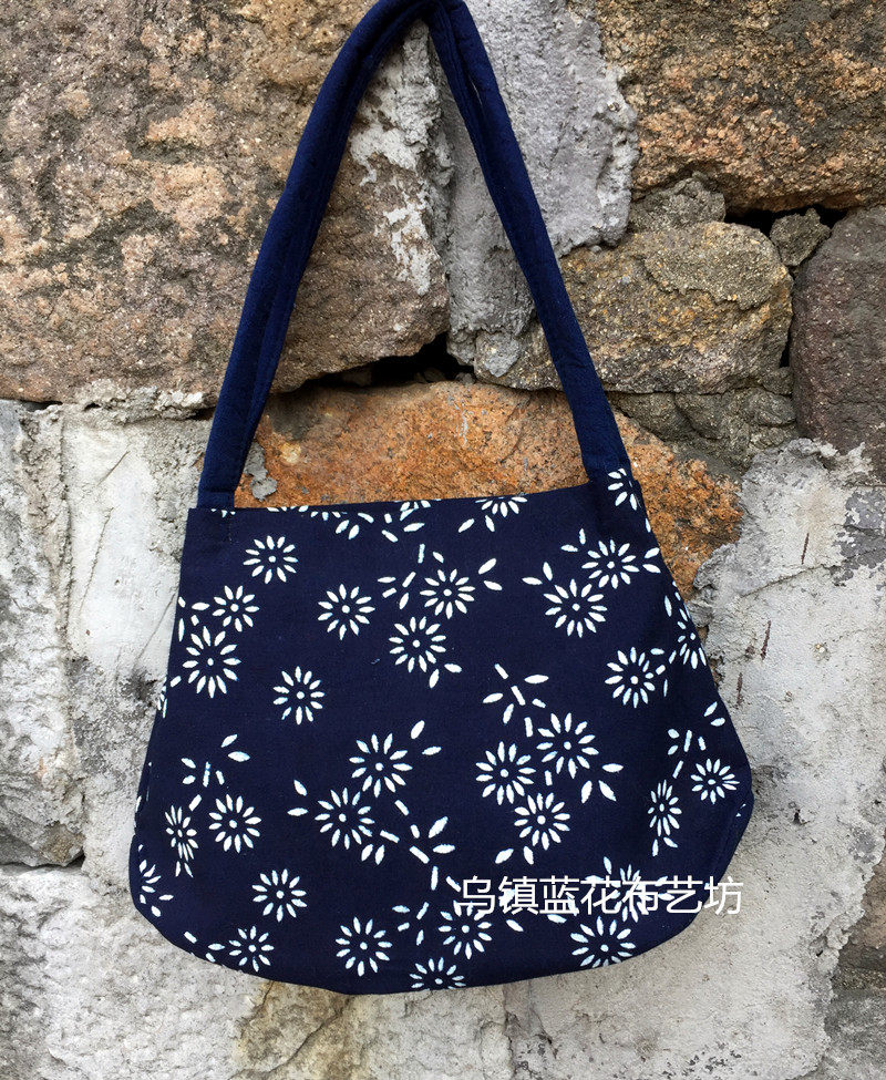 Wuzhen characteristic blue printed cloth hand bag national wind handmade cloth bag moon bag mother bag grocery shopping bag mahjong bag - Taobao