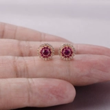 Натуральные рубиновые серьги, золотая бриллиантовая инкрустация камня, золото 18 карат, розовое золото