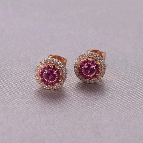 Натуральные рубиновые серьги, золотая бриллиантовая инкрустация камня, золото 18 карат, розовое золото