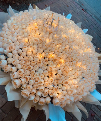 999 Roses Proposal 999 roses 520 roses proposed birthday flowers express delivery Shenzhen ...