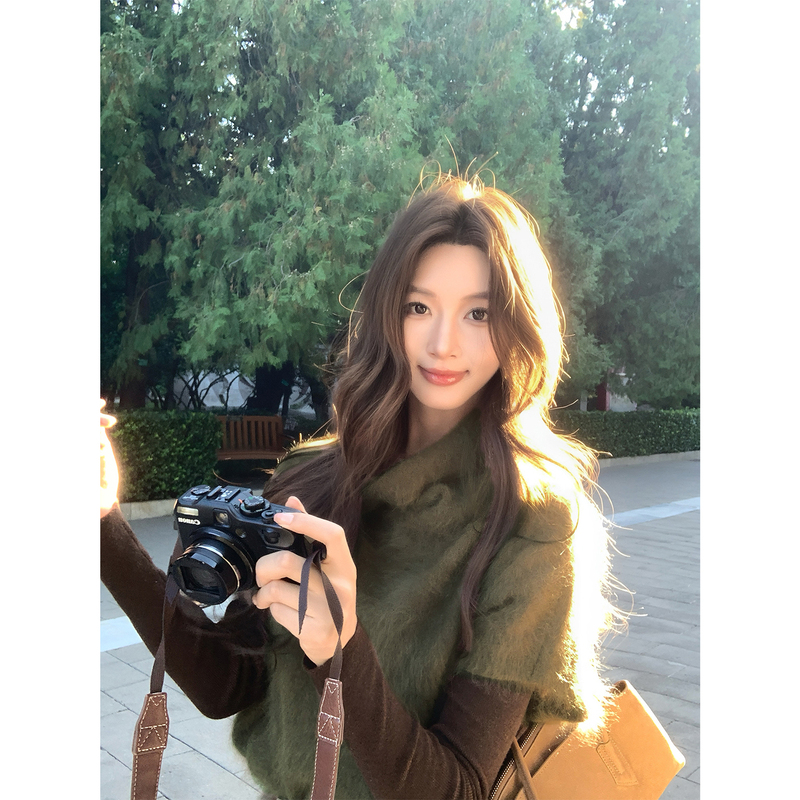 Youwei【Moss Velvet Recollection】Green Knitted Sweater Top for Women 2026 New Style Outerwear Vest Autumn