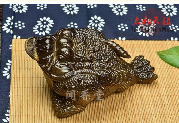May mắn đổi màu vàng 蟾 màu trà thú cưng trang trí cửa hàng nhựa nhựa con lắc màu trà bộ trà trang trí chơi trà - Trà sứ bình lọc trà thủy tinh