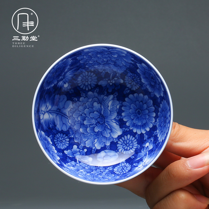 Three frequently hall cup single CPU jingdezhen ceramic masters cup small kung fu ji indigo flowers sample tea cup in hand