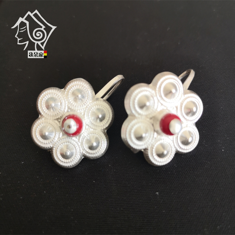 Sichuan Xichang Liangshan Yi Pure Silver Pure Handmade Ethnic Wind Special Creative Earrings Small Flower Red Pearl Shape