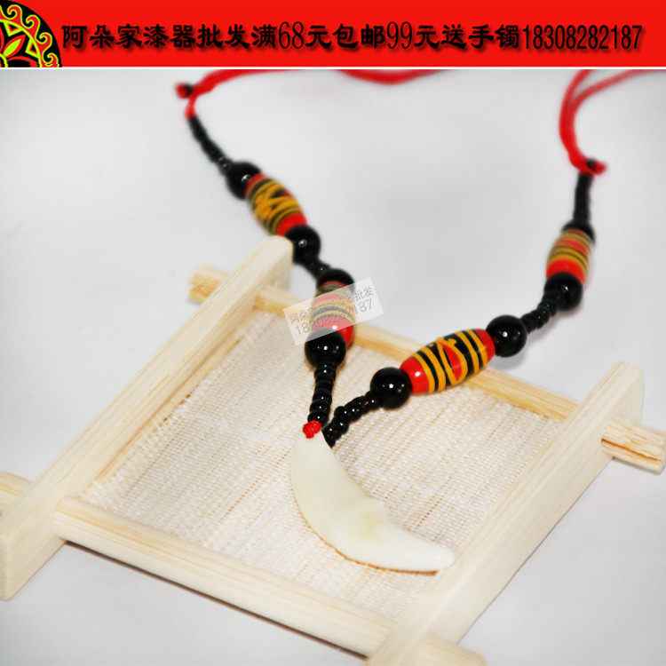 Great Liangshan Yi Lacquer Animal Teeth Necklace of ethnic characteristics Handicraft decorations Tourism Remembrance