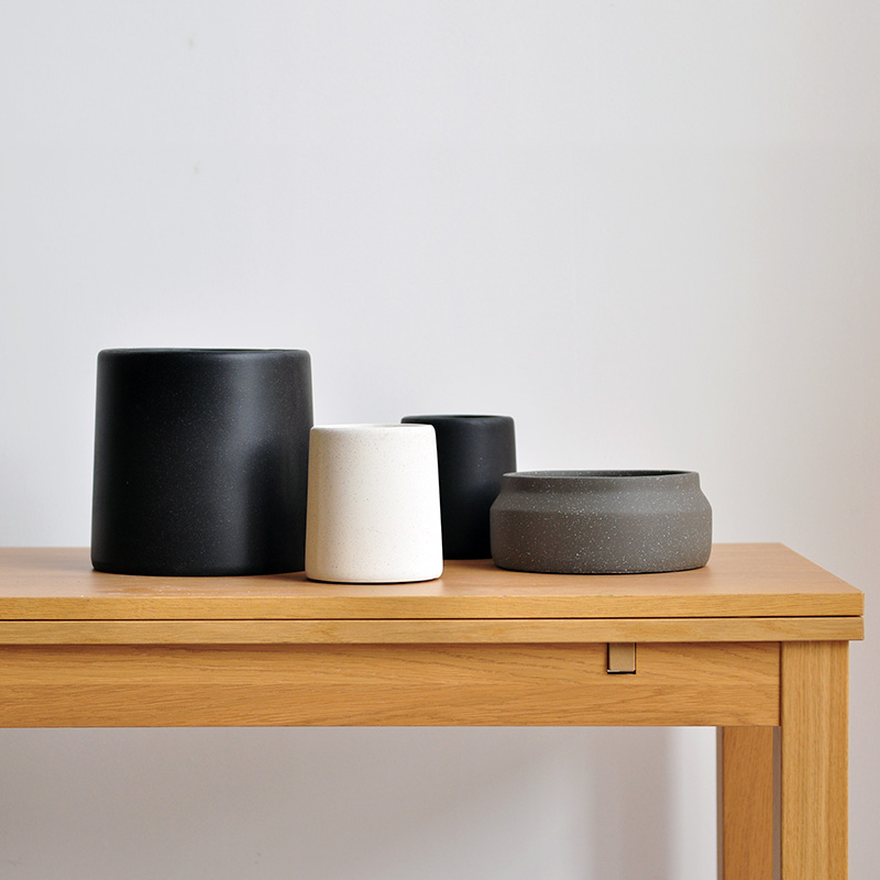 Nine thinking black white concise coarse pottery flower pot multi-meat green plant no-hole planting basin modern industrial design P004