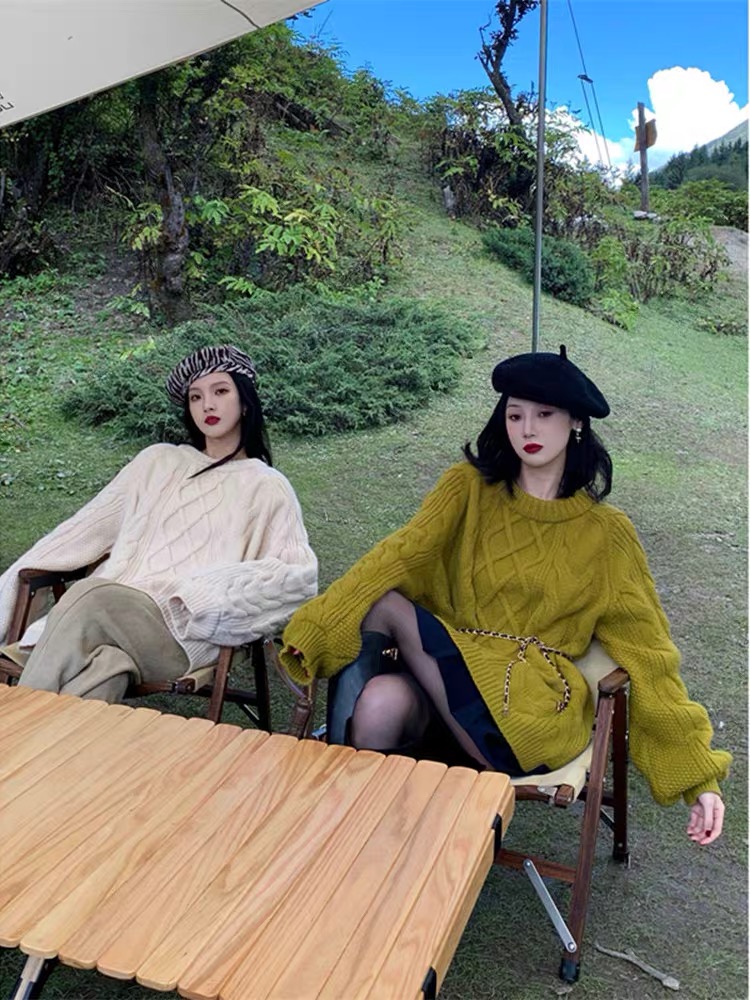 Japanese twist sweater women's pullover autumn and winter new retro lazy wind loose outer wear lantern sleeve thickened sweater