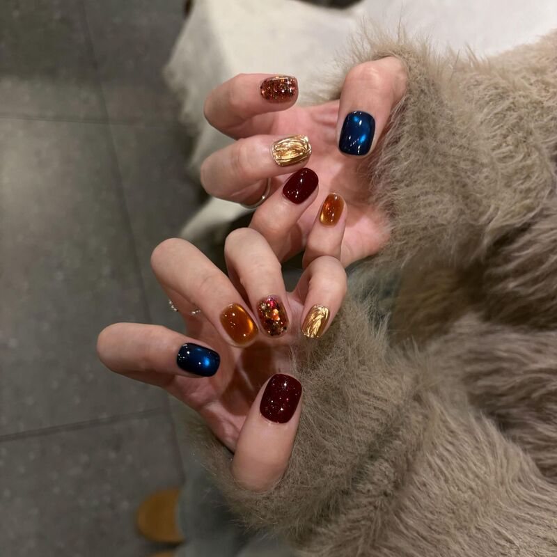 Carnival Party ins Light Luxury Cat Eye Magic Mirror Powder Handmade Wearable Nails Short Style Whitening Nail Art Patch Fake Nails
