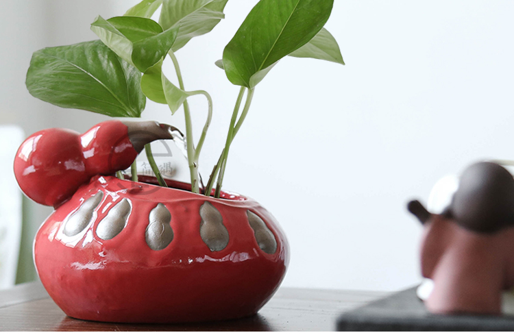 Bể cá sáng tạo lưu thông nhỏ nâng nước chảy và sự giàu có để chạy các hoạt động của máy tính để bàn may mắn hiện đại đơn giản phụ kiện trang trí phòng thờ