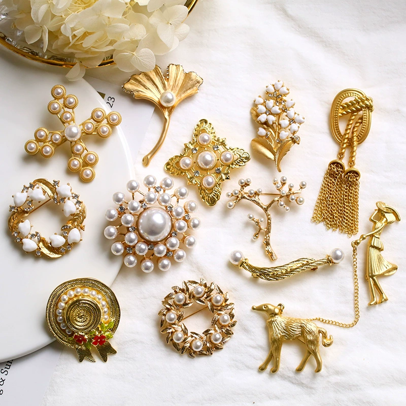 "Hoa" Baroque Western Antique Pearl Vintage Gold Matte Trâm Vintage Bow Pin - Trâm cài