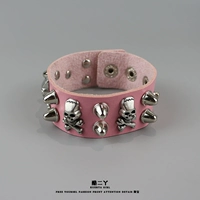 Браслет розового скелета - единственный продукт