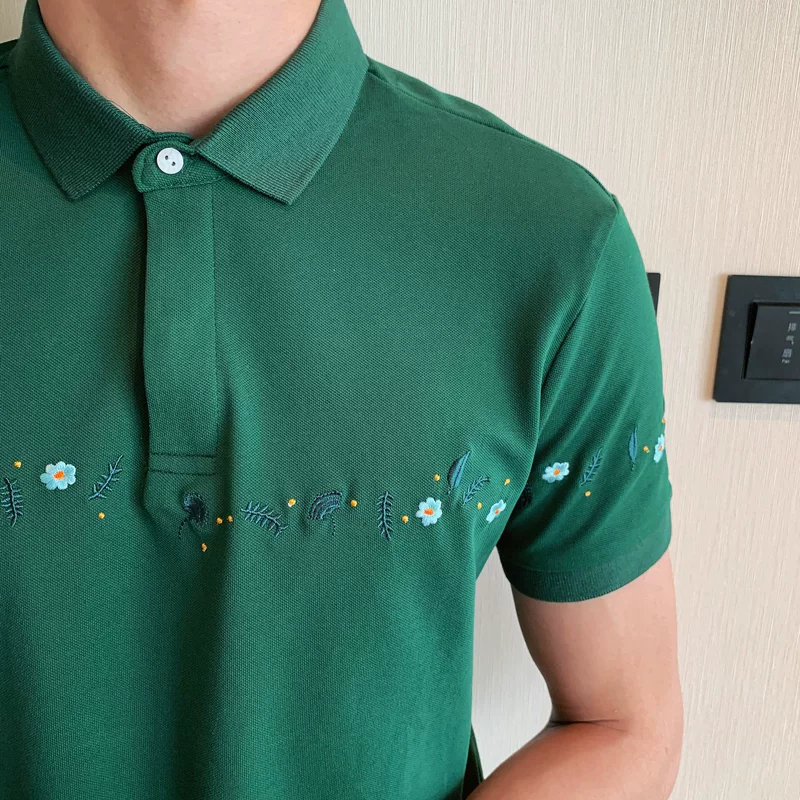 Mùa hè Hàn Quốc Nam nhỏ Ve áo ngắn tay áo thêu POLO Thời trang Giới trẻ Nhật Bản Áo thun Nhật Bản Áo thun thủy triều Hàn Quốc - Polo áo thun có cổ