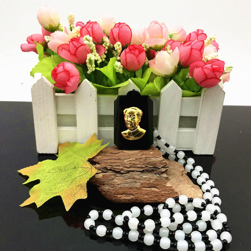 Gold inlaid Yufang Yufang Mao Chair Pendant Foot Gold Inlaid With Green Light Transmission Natural Ink Green Hair Chair Pendant