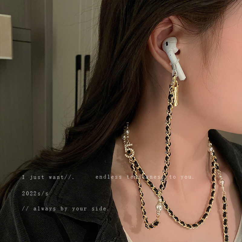 Clove Small Chanel-Style Leather Earphone Chain Korean Glasses Chain Mask Chain Black and Gold Number Necklace Fashion for Women