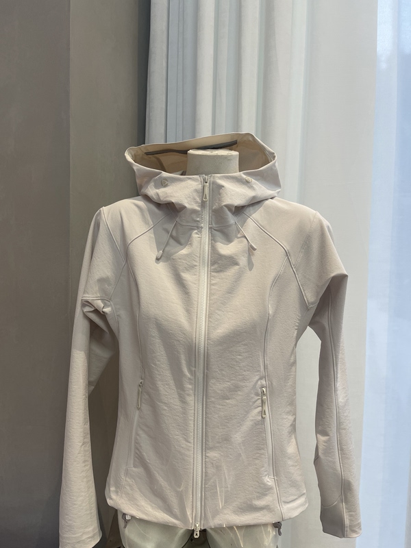 26 Autumn/Winter M8 Hooded Softshell Jacket, Windproof, Splash-Proof, Wear-Resistant, Outdoor Sports, Mountaineering, No Label, Alternative to Fleece-Lined 26 Autumn/Winter M8 Hooded Softshell Jacket, Windproof, Splash-Proof, Wear-Resistant, Outdoor Sports, Mountaineering, No Label, Alternative to Fleece-Lined