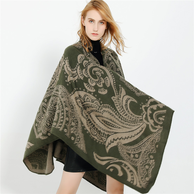 传统蒙古长袍：宽绣布中的民族记忆