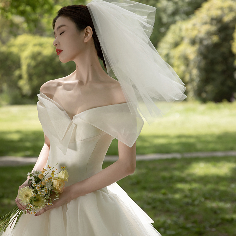 Summer wedding dress, french style, open shoulders, fitted, suitable for teen Summer wedding dress, french style, open shoulders, fitted, suitable for teen