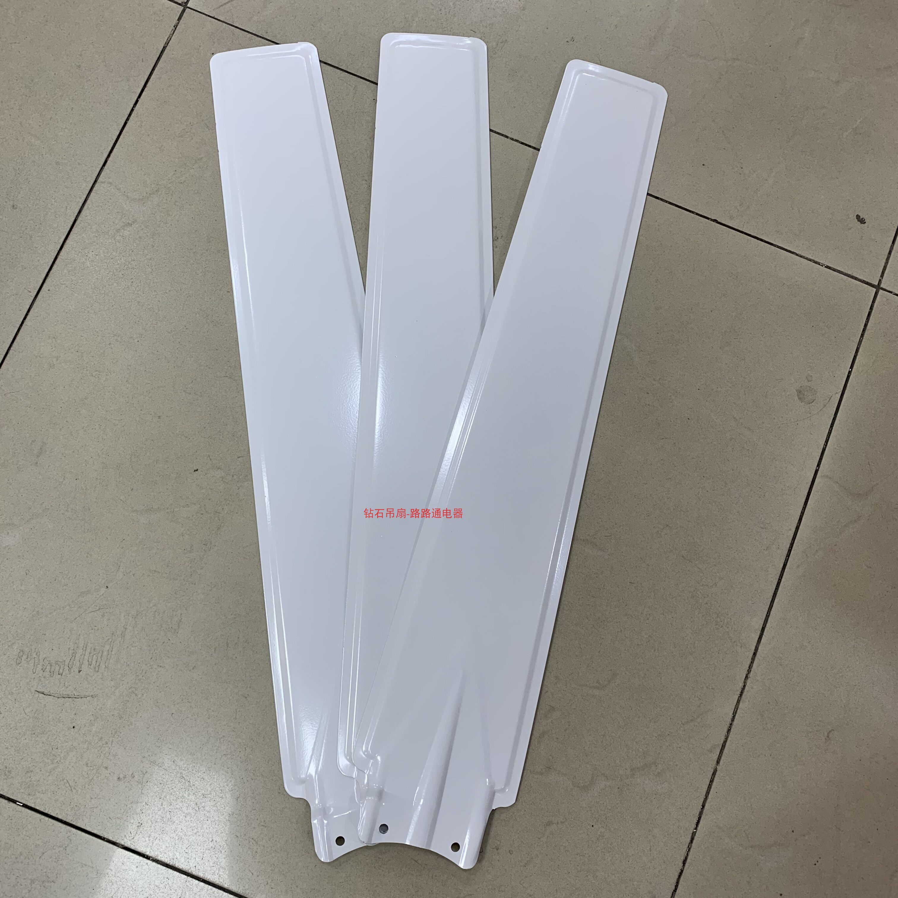 Потолочный вентилятор 钻石美的艾美特长城吊扇白色铁扇叶1400-56叶片铁制3片/绿色吊扇