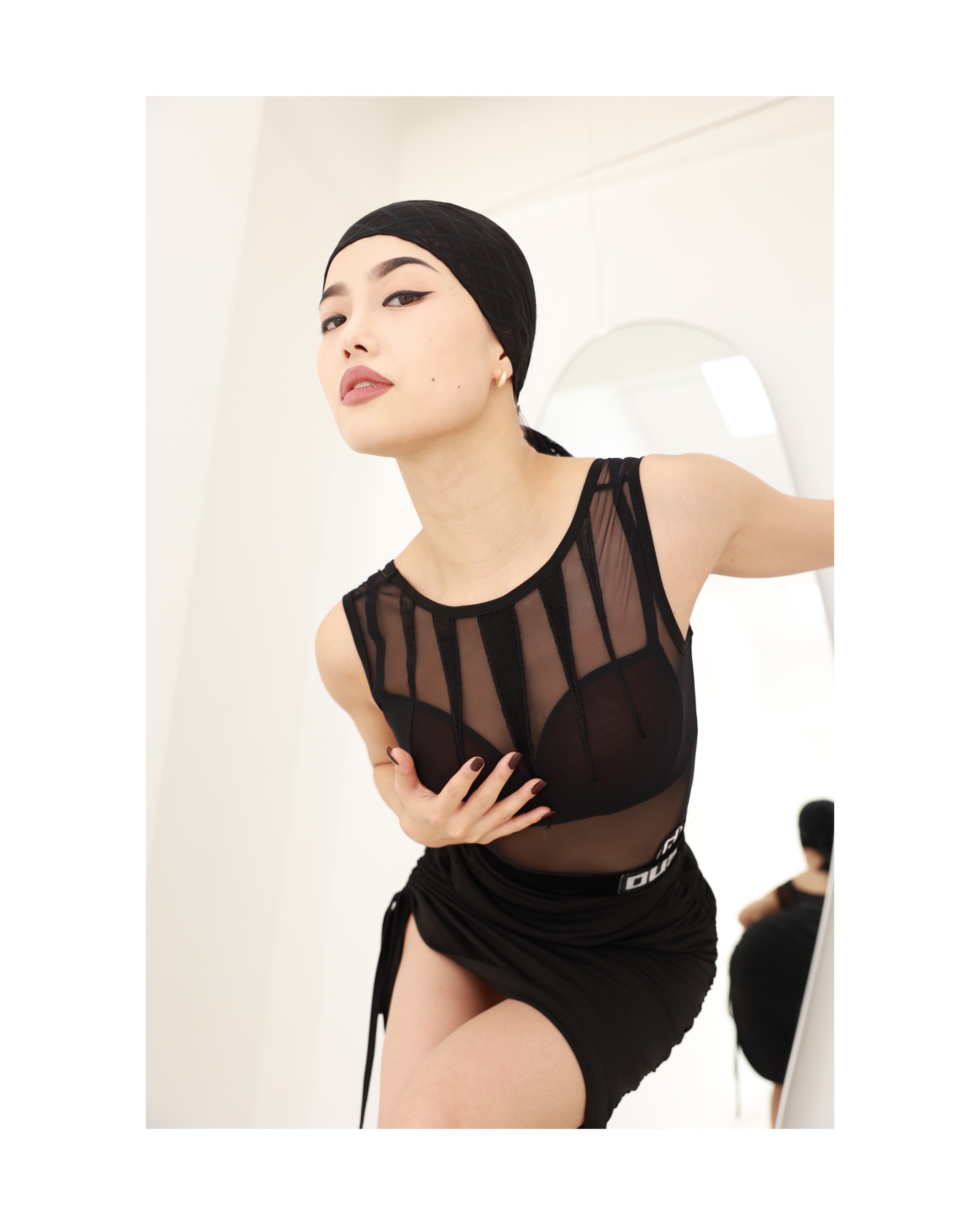 DUYQ (plaid weave road) black simple mesh beauty back top without chest pad GB female Latin dance 011
