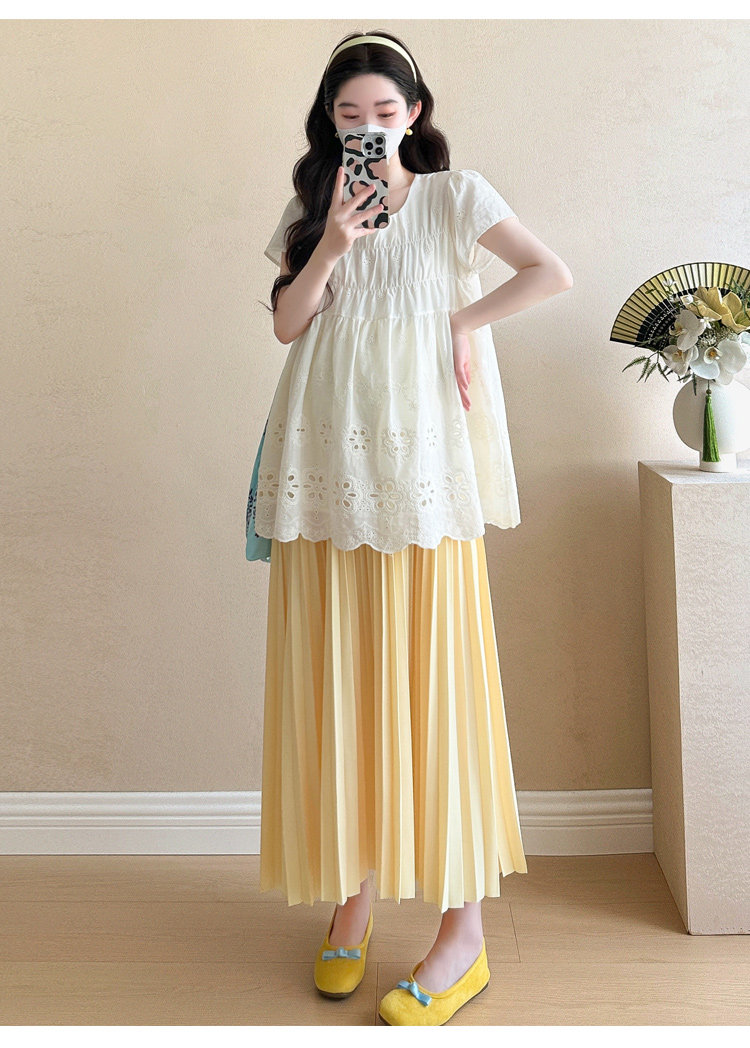 Maternity Summer Outfit 2026 New Style for Pregnant Moms, High-End Lace Top and Pleated Skirt Two-Piece Set for Summer — 21
