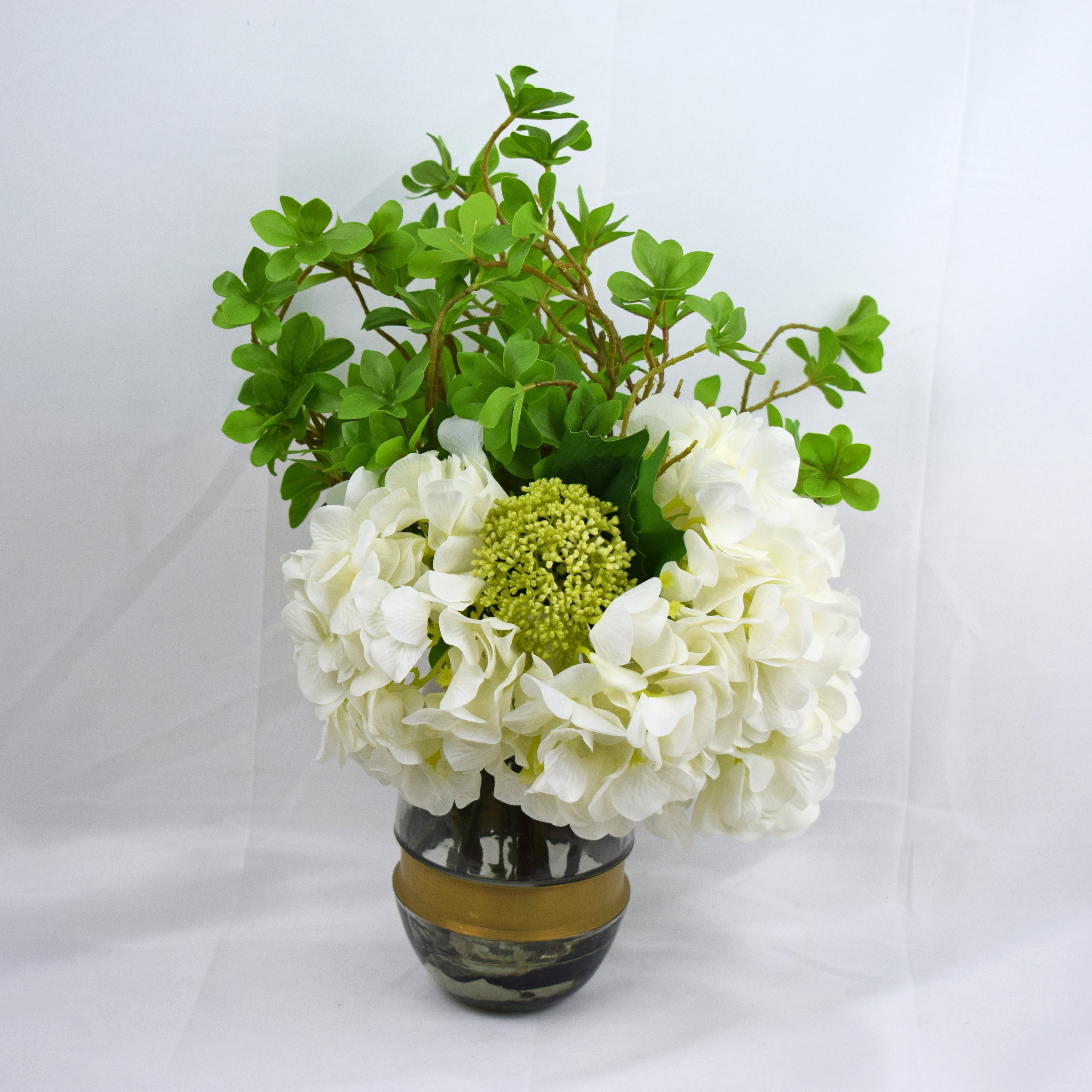 Modern dining table hanging clock white hydrangea simulation flower art modern minimalist simulation flower light luxury fashion living room fake flower