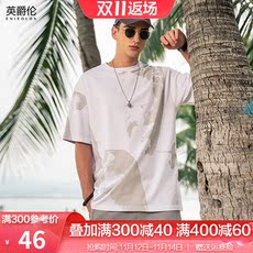 Футболка мужская 【天猫】英爵伦 宽松落肩短袖t恤男 ins潮牌创意个性 人物印花五分袖体恤