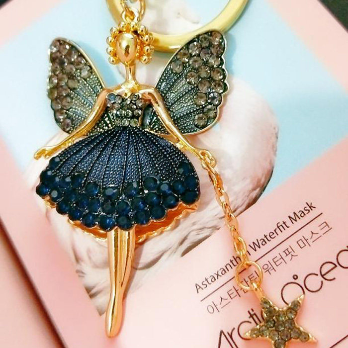 Korean girl cute crystal girl keychain keychain package hanging sweet gift inlaid