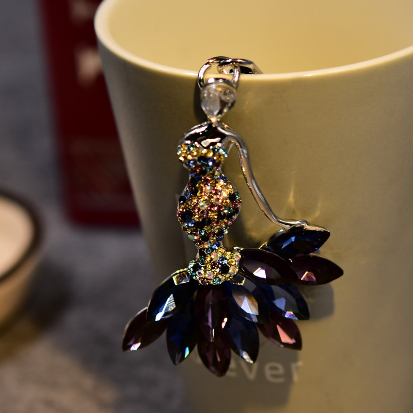 Fashion crystal mermaid key chain car key chain pendant Korean bag pendant female exquisite net red ins