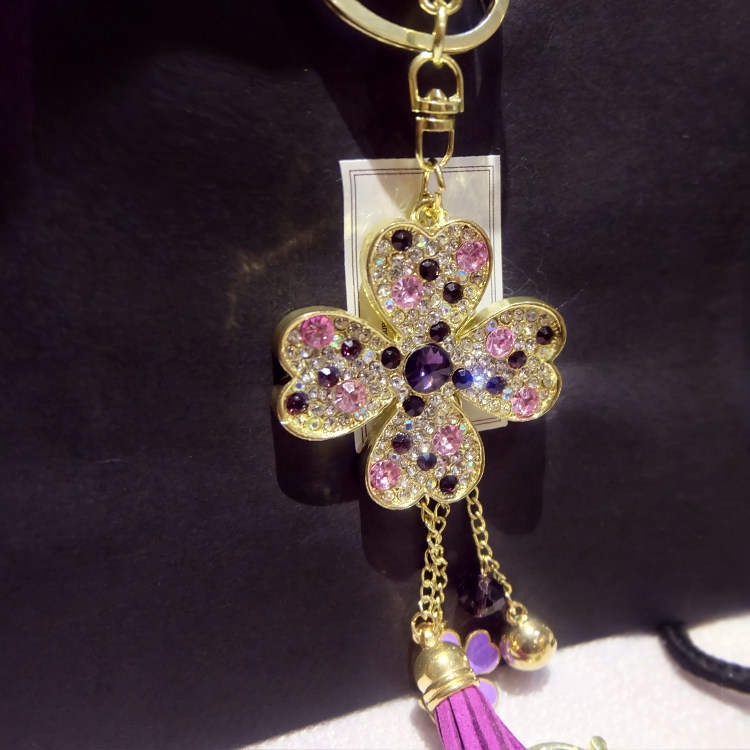 South Korea Fashion New Girl Crystal Happiness Four-leaf Straw Key Button Car Key Chain Wrap Pendant Gift Woman