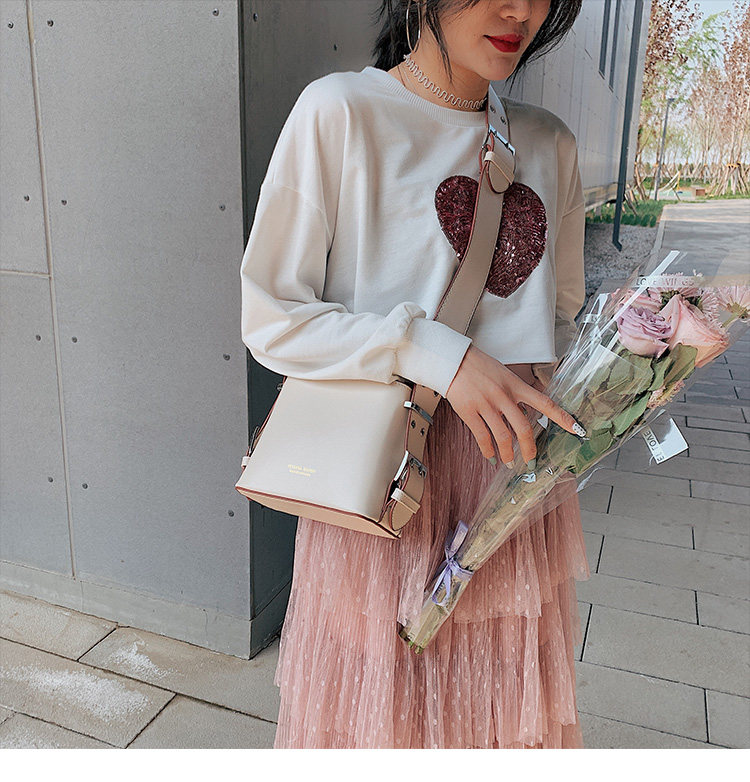 익들아!!!!가방 색깔 골라주라 제발ㅠㅠㅠㅠㅠㅠㅠㅠㅠㅠㅠ | 인스티즈