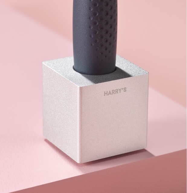 Base engraving service cost 5 yuan