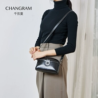 Маленький, черный