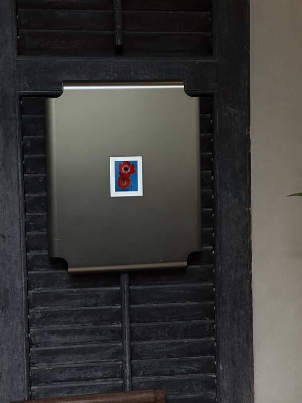 Retro Futuristic Silver Metal Polaroid Photo Frame Picture Frame Display Frame Niche Pendant Wall Hanging Art Framing Fuji Retro Futuristic Silver Metal Polaroid Photo Frame Picture Frame Display Frame Niche Pendant Wall Hanging Art Framing Fuji