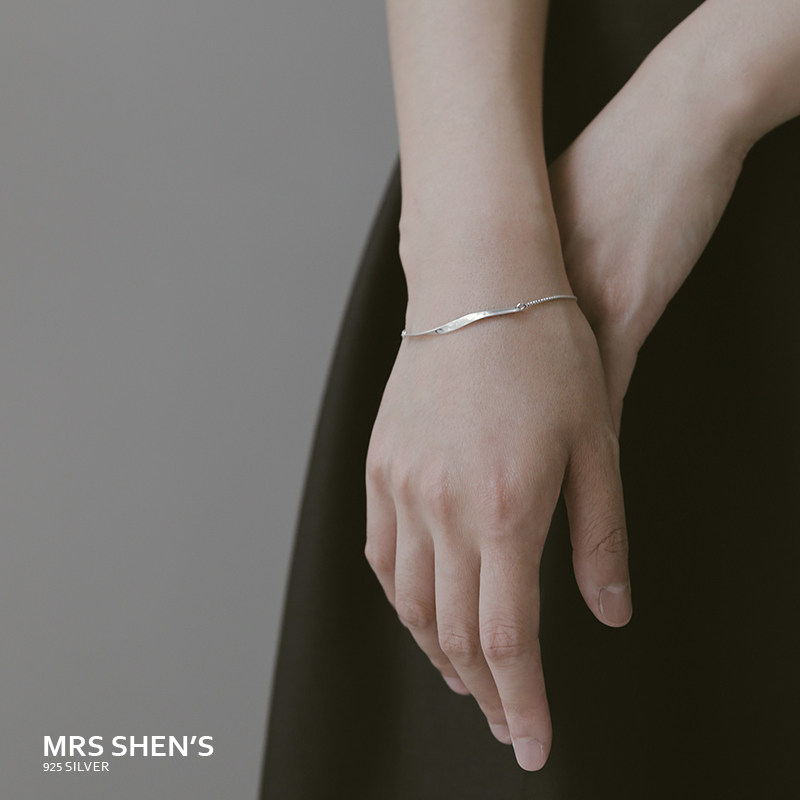 t Mrs. Shen's wife S925 pure silver student bestie hand condensed little fresh, Japan-ROK version of minimalist geometric lettering hand alchemist